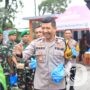 Berkah Ramadhan, Polres Gresik dan Kodim 0817 Bagi Takjil ke Masyarakat