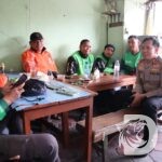 Kapolres Bojonegoro AKBP Afrian Satya Permadi bersama para Ojol