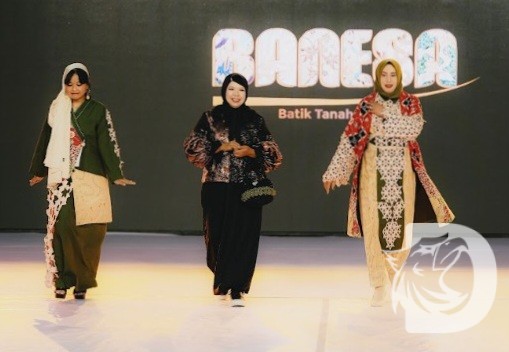 Banesa Motif Sekarjagat Semanggi berbalut detil ornamen, melenggang di Tunjungan Plaza Surabaya