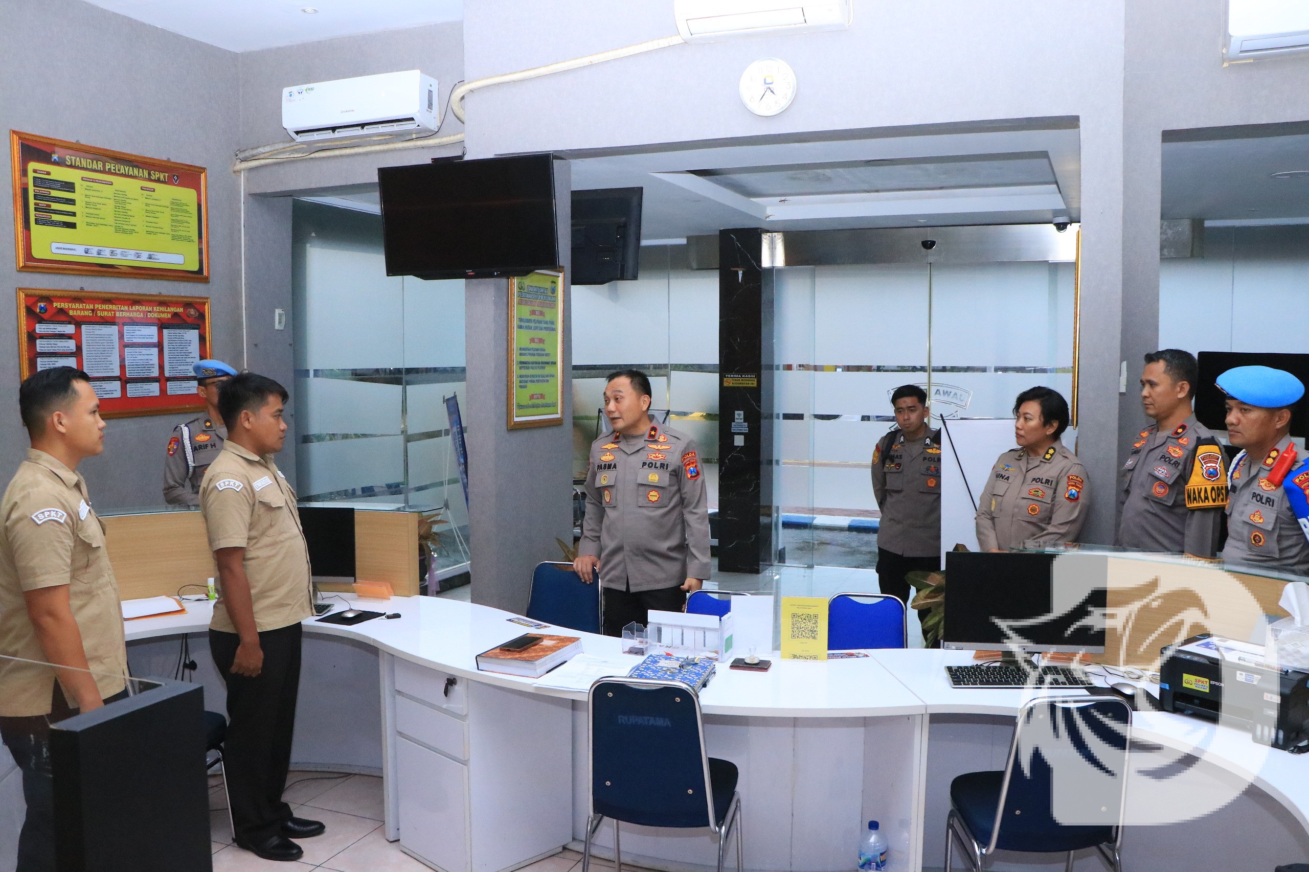 Wakapolda Jatim Brigjen Pol Pasma Royce cek pelayanan SPKT Polres Ngawi