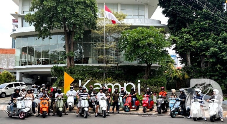 Para pecinta Vespa ngerayain gaya hidup khas anak Vespa