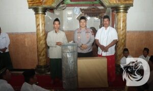 Kapolres Nganjuk AKBP Henri Noveri Santoso saat Safari Jum'at di Masjid Baitul Atqiya