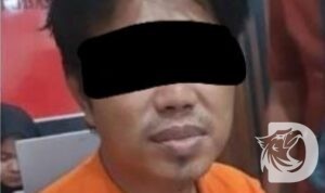Tersangka diamankan Polisi beserta barang buktinya