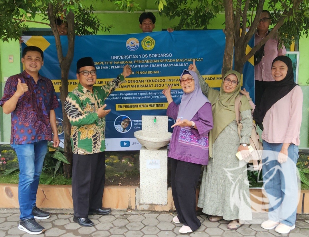 Uniyos menyerahkan lima wastafel ke Sekolah Madrasah Ibtidaiyah Swasta (MIS) Islamiyah Jegu, Jalan Kramat Jegu 4/V, Taman, Sidoarjo