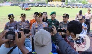 Kapolres Madiun AKBP Kemas Indra Natanegara berikan keterangan