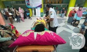 Polres Gresik peduli kesehatan masyarakat dengan ambulans gratis