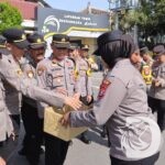 Anggota Polres Kediri ulurkan bantuan untuk korban bencana di Sumatera