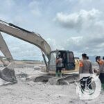 Polda Jatim terjunkan personil untuk perbaiki tanggul di Curah Kobokan Lumajang