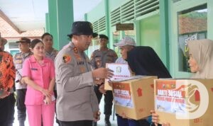 Kapolres Probolinggo AKBP M. Wahyudin Latif saat Baksos