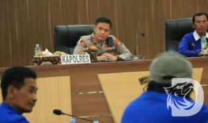 Kapolres Gresik AKBP Rovan Richard Mahenu