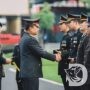 Kapolda Jatim di Hari Kesadaran Nasional, Anugerahkan Tanda Kehormatan Pengabdian ke Personel
