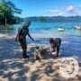 Polres Trenggalek Resik-resik Pantai Mutiara
