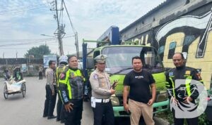 Kasatlantas Polres Pelabuhan Tanjung Perak Surabaya AKP Imam Syafudin Rodji pimpin penangkapan truk