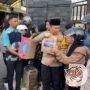 Polwan Polres Bojonegoro Bagi Ratusan Takjil ke Pengguna Jalan