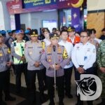 Kapolri Jenderal Listyo Sigit Prabowo tinjau Stasiun Gubeng Surabaya
