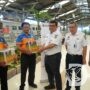 KAI Daop 8 Surabaya Salurkan Bingkisan Lebaran untuk Porter Stasiun
