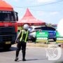 Satlantas Polres Gresik Tertibkan Angkutan Barang Sumbu Tiga di Kawasan Bunder