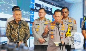 Kapolri Jenderal Listyo Sigit Prabowo tinjau jasa marga tol command center