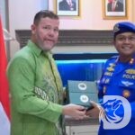 Ditpolairud Polda Jatim terima penghargaan dari USFWS