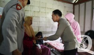Kapolres Bojonegoro AKBP Afrian Satya Permadi peduli anak disabilitas