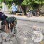Prajurit TNI bersama Warga ‎dalam Program TMMD ke-128, Persiapan Pengaspalan Jalan
