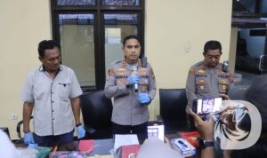 Kapolres Pacitan AKBP Ayub Diponegoro Azhar saat ungkap kasus