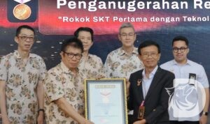 Wismilak Kretek Slim Klik, mendapatkan penghargaan dari MURI