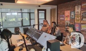Polres Gresik jelang Sura Agung siaran interaktif di Radio Suara Giri FM