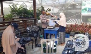 Polsek Krembangan dan KWT Dorang Cinta Panen Lele