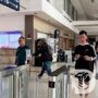 685.021 Penumpang Manfaatkan Face Recognition Boarding Gate KAI Daop 8 Surabaya