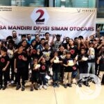 Komunitas VinFast VF3 foto bersama pejabat Vinfast di Diler Siba, Taman