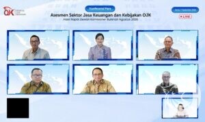 Ketua Dewan Komisioner OJK Friderica Widyasari Dewi, memimpin rapat melalui daring