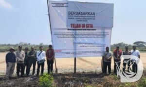 Tim penyidik Subdit III Unit IV Tipikor Direskrimsus Polda Jatim